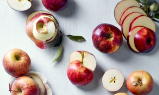 The Perfect Paring with Global Sunday, October 15, 2023 11:00 AM Find out how we use our favorite paring knife to prep apples for a decadent Apple Crumble.